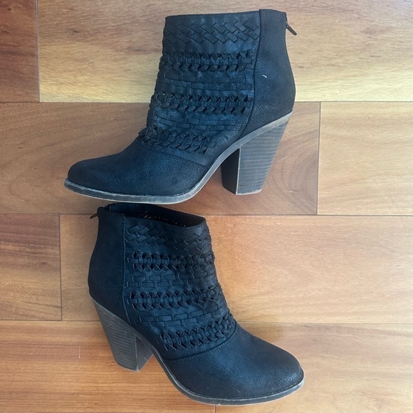 Fregie Woven Ankle Boots - Picture 2 of 10